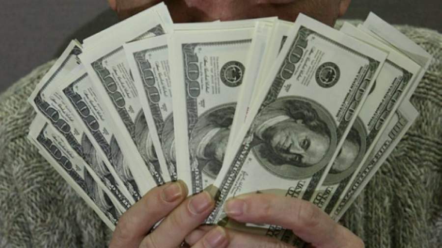 Население России хранит в валюте более $20 млрд