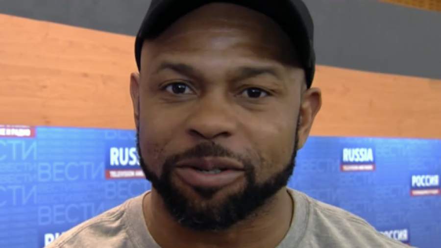 Легендарный американский боксер Рой Джонс стал жертвой обмана