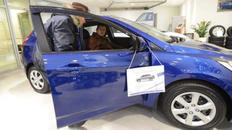 Продажи автомобилей с «автоматом» выросли до 45,8%