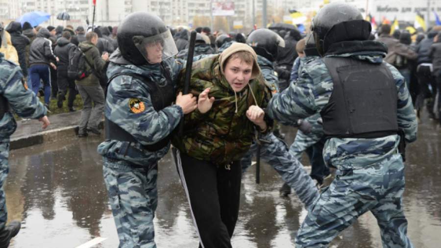 Полицейские смогут не представляться при массовых беспорядках