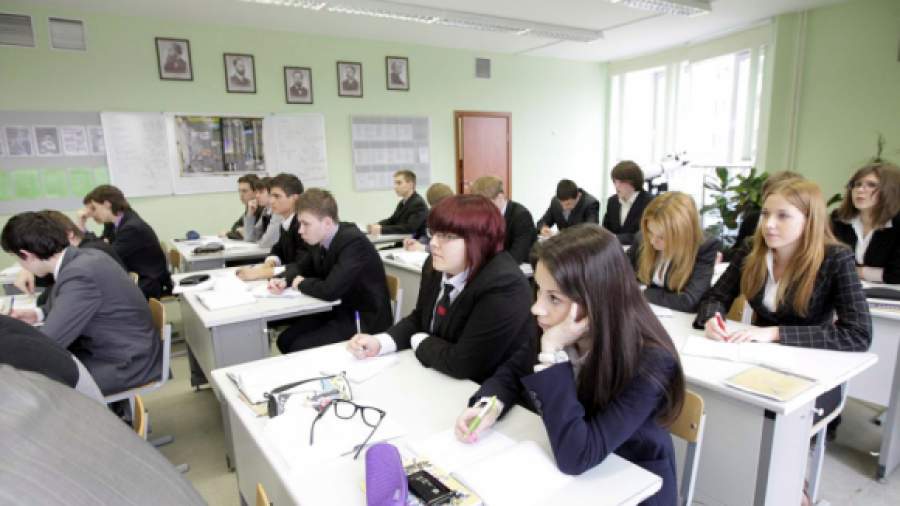 Школьники будут писать выпускное сочинение в декабре