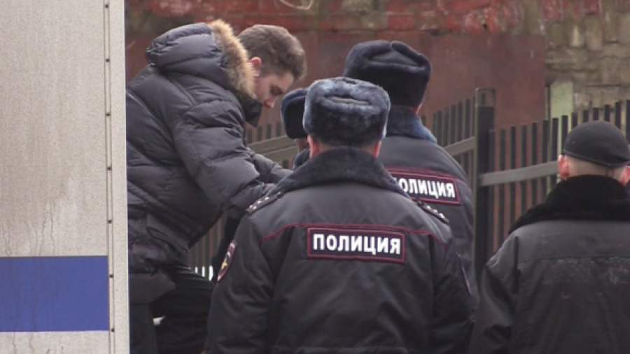 Отец школьного стрелка из Отрадного попал под уголовное дело