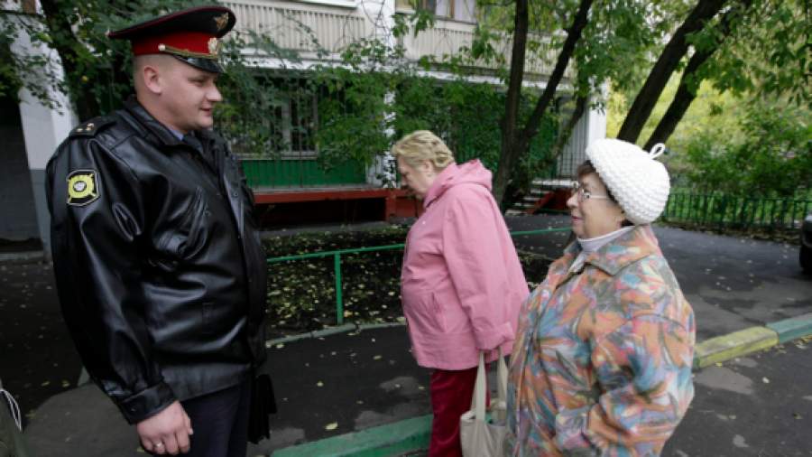 Участковые будут отчитываться перед москвичами прямо во дворах