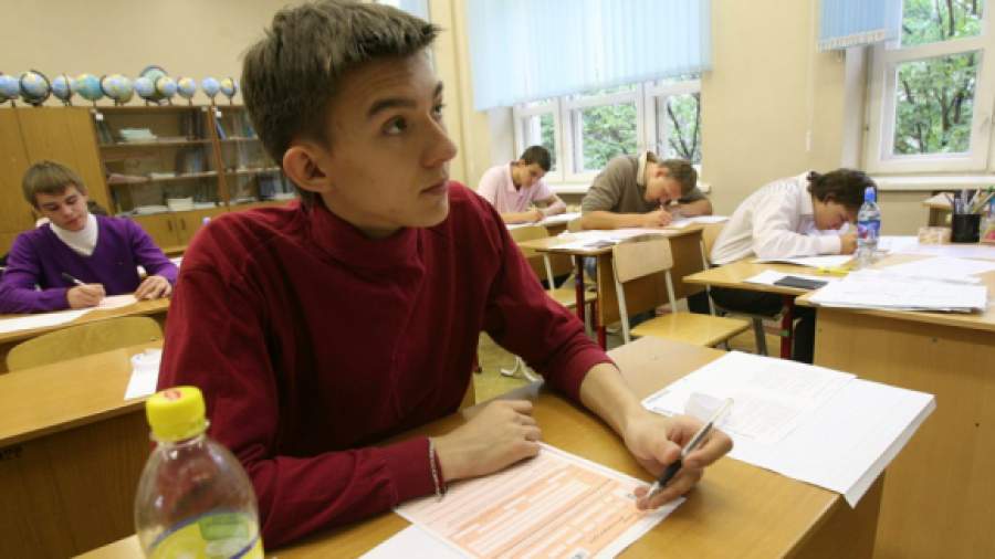 Рейтинг школ будет зависеть от числа выгнанных за списывание на ЕГЭ