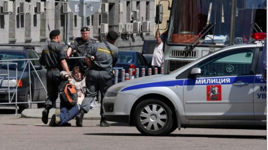 Главу столичной полиции просят ввести уроки вежливости для сотрудников