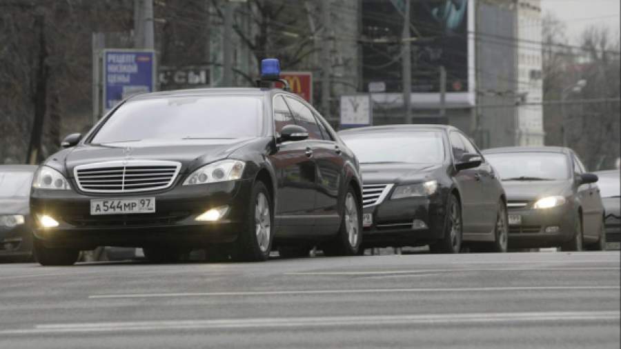 Чиновникам ограничат траты на аренду автомобилей