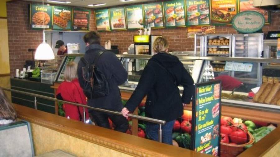 Subway не платит за помидоры