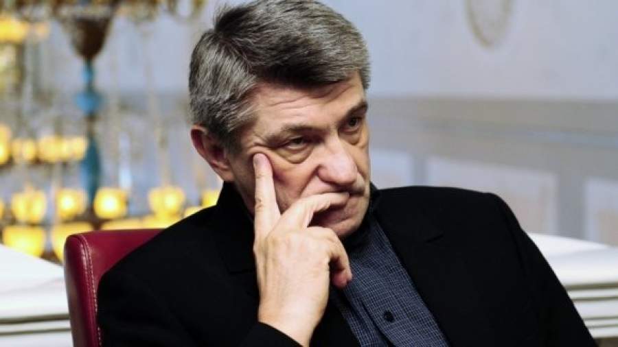 Вышла книга Александра Сокурова «В центре океана»