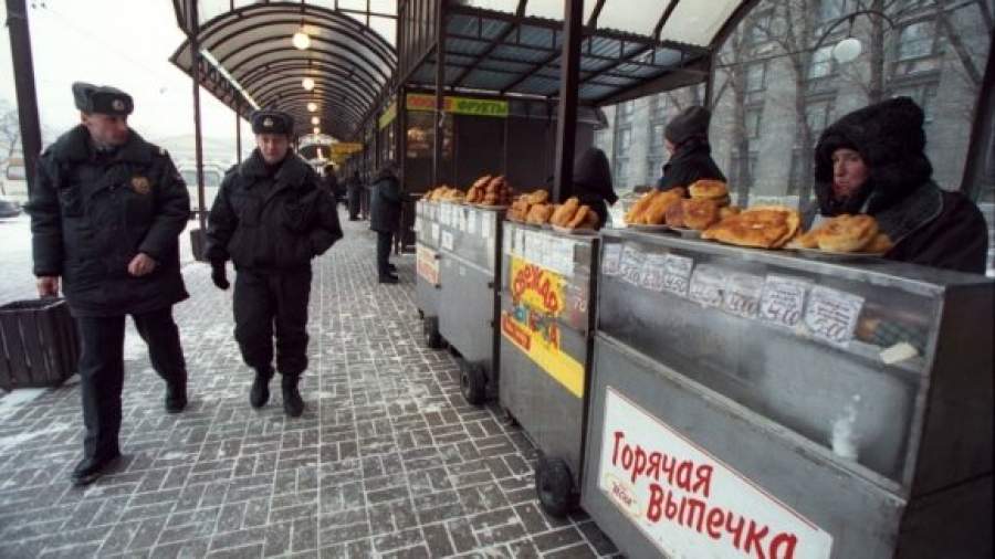 В Подмосковье придорожные ларьки хотят отодвинуть от МКАД