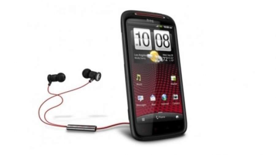 HTC не стала экономить на аксессуарах