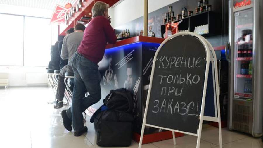 Рестораторы из-за антитабачного закона потеряли 20% прибыли