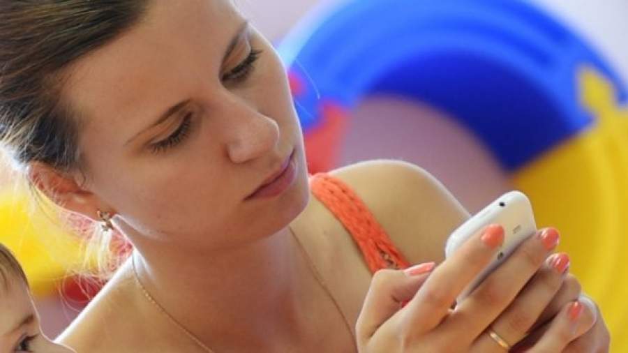 Все школы будут отправлять SMS родителям об оценках детей