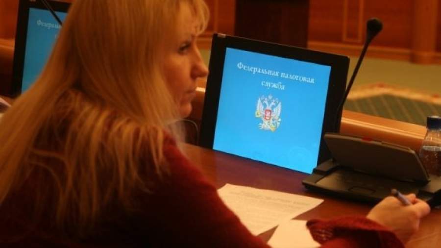 Долги россиян перед бюджетом впервые превысили 100 млрд рублей