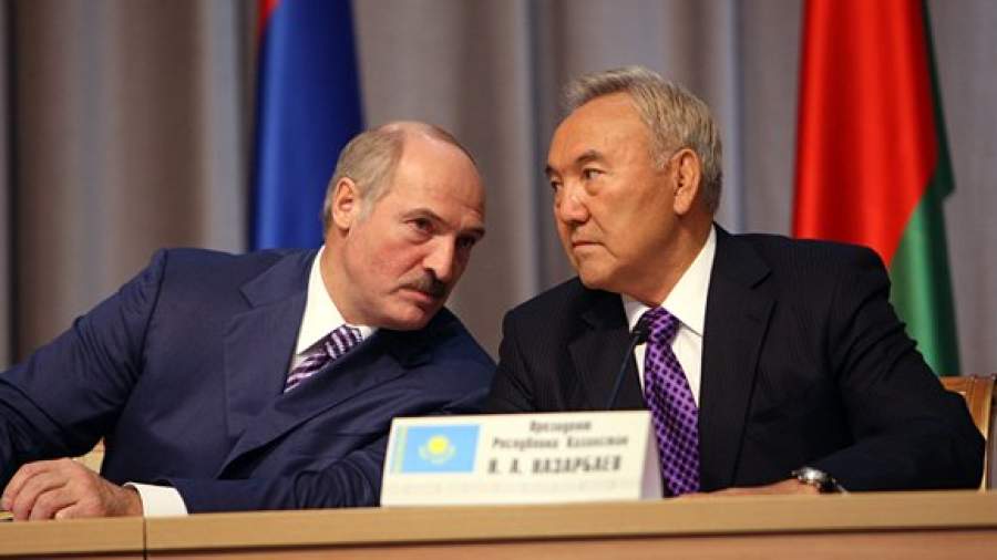 Владимир Путин выбирает между Белоруссией и Казахстаном