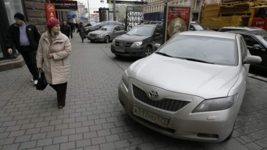 Тротуары и пешеходные зоны в центре защитят от автомобилей