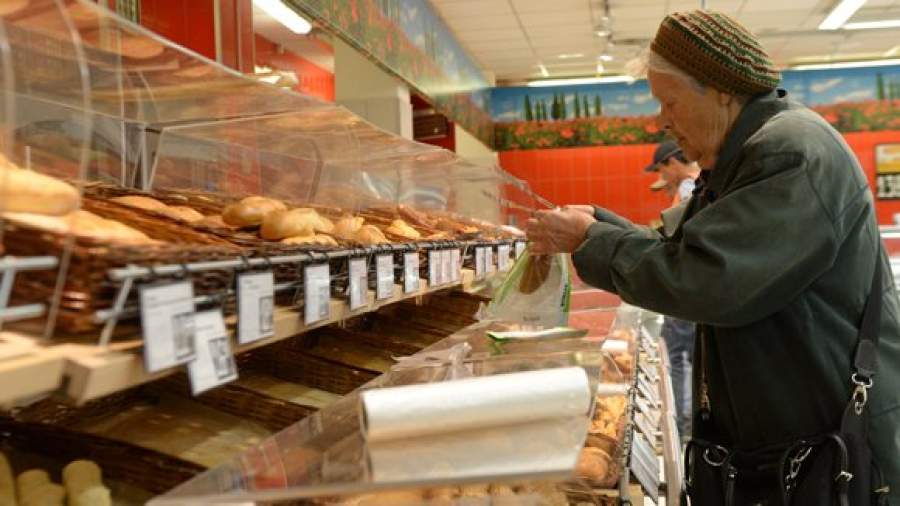 На рынках и в палатках разрешат платить продуктовыми карточками