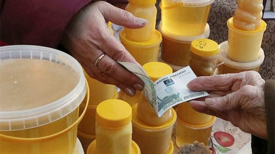 В Приморье обнаружили крупную партию опасных продуктов питания