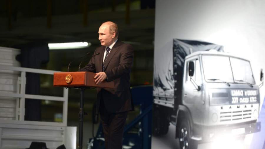 Путин пообещал господдержку КамАЗу