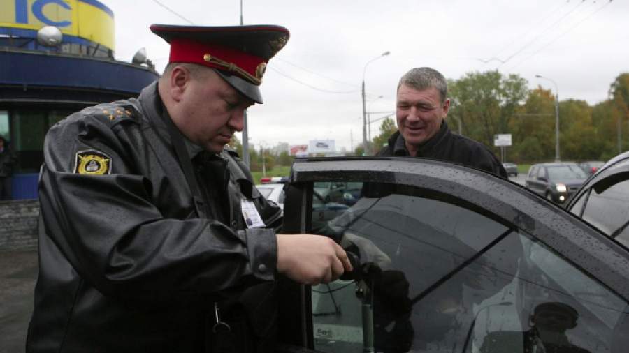 Количество штрафов за тонировку выросло вдвое