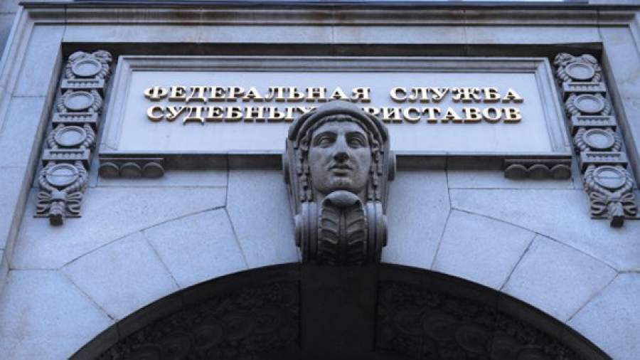 Коллекторы просят приставов «стучать» на заемщиков