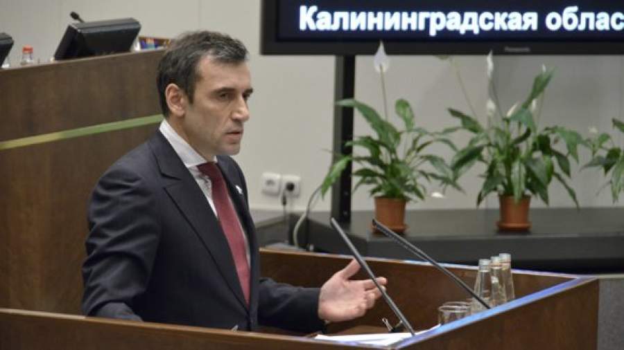 Областных депутатов хотят обязать петь гимн перед заседаниями