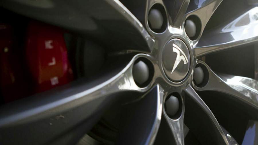 Беспошлинный ввоз Tesla продлят до конца 2016 года