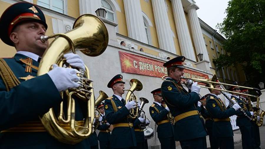 60 лет лицом к Востоку