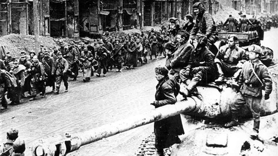 4 мая 1945 в «Известиях»: Берлин взят, фашистская Германия на лопатках