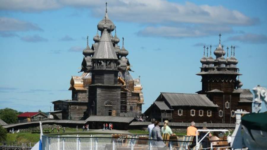 Кижи: заповедный остров или туристический рай?