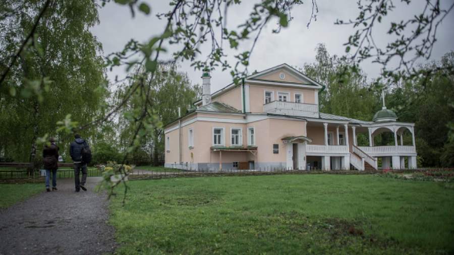 Прокуратуру просят оспорить в суде застройку заповедника Есенина