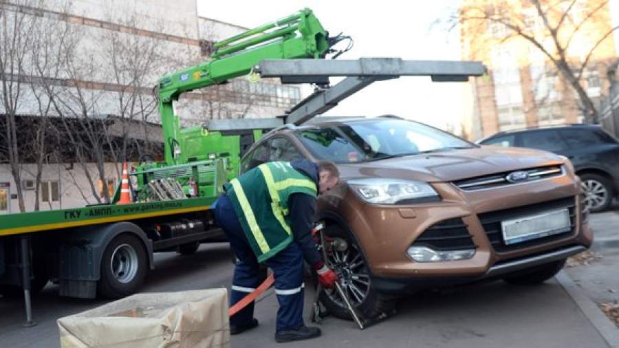 Незаконную эвакуацию хотят приравнять к угону автомобиля