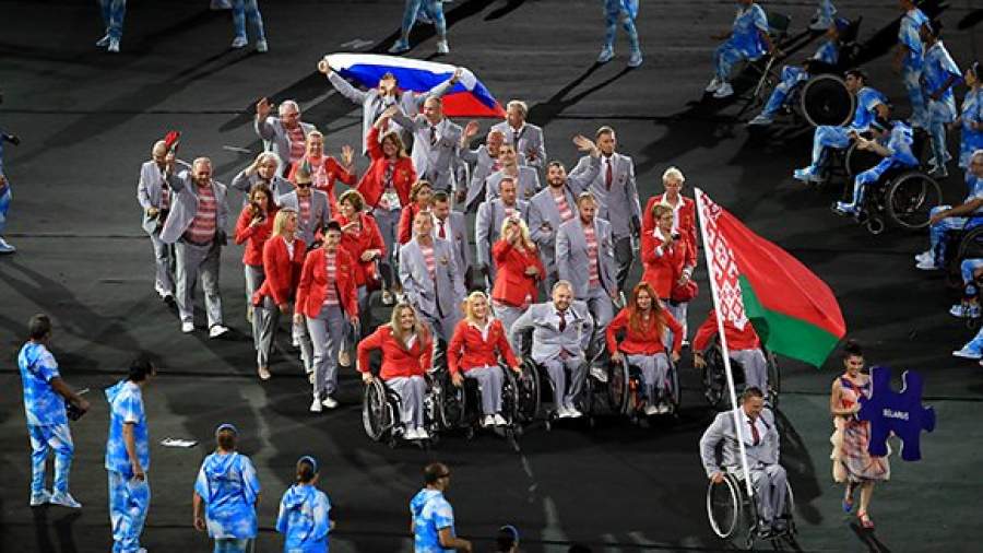 Российский флаг на Паралимпиаде в Рио: Кремль восхищен, IPC возмущен