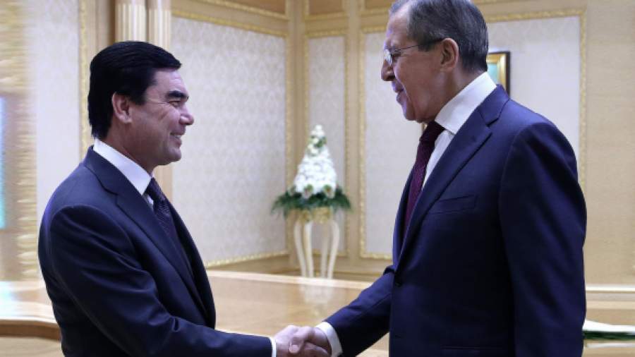 Владимира Путина пригласили в Ашхабад