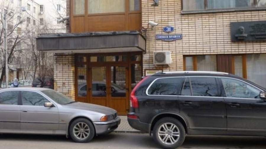 Алишер Усманов не смог отсудить две комнаты у города