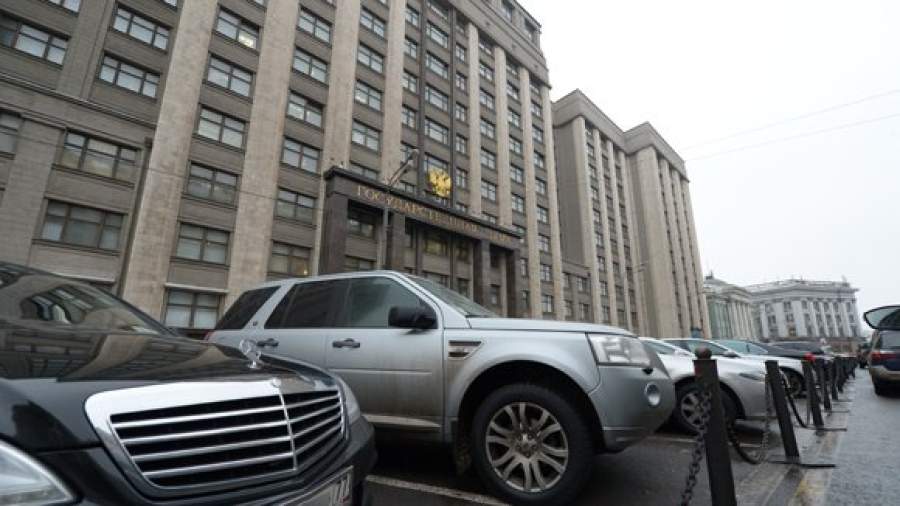 Минфин предложил увеличить зарплаты сотрудников Госдумы в два раза
