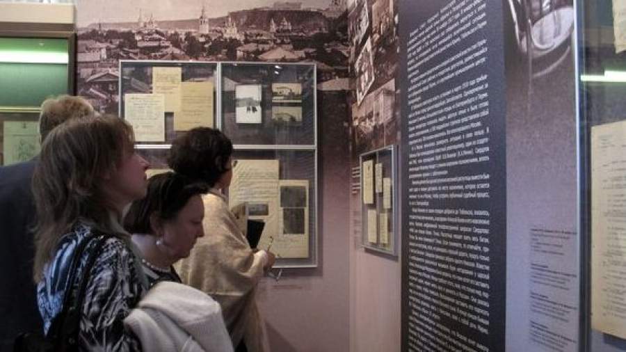 Госархив и церковь сделали кровь Николая II экспонатом