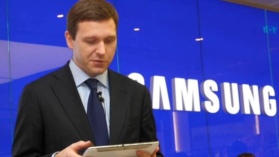 Топ-менеджера российского Samsung обвинили в использовании iPad