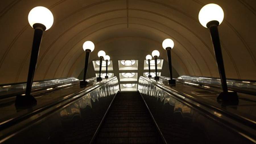 Метро потеснит банки