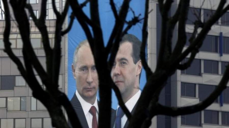 Путин и Медведев попали в другое измерение
