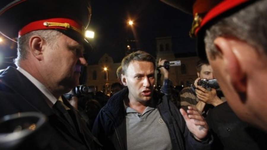 Навального звали в открытое правительство Медведева