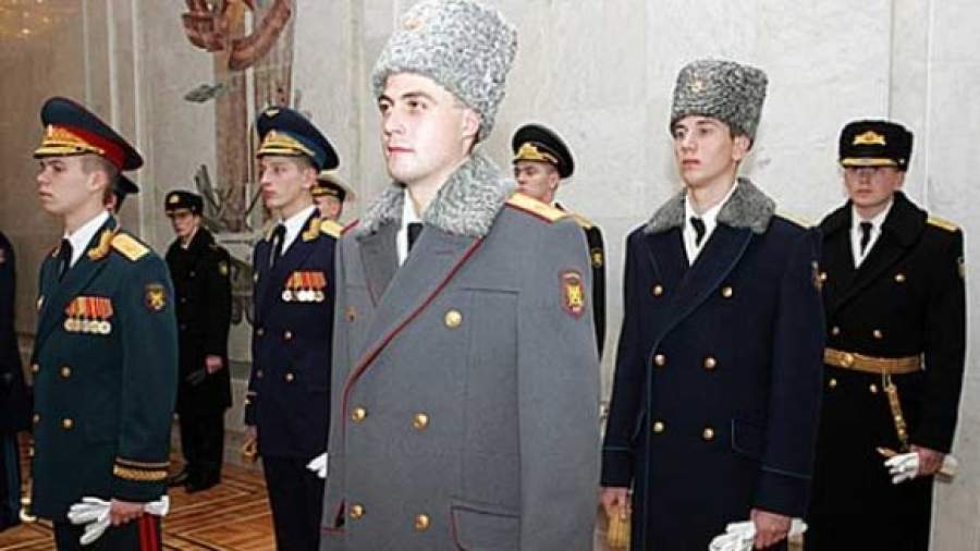 Главного «вещевика» Минобороны увольняют за форму Юдашкина