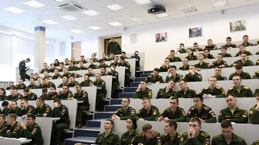 Фото военного университета мо рф Комиссары в новых шлемах: в России возрождают вуз для замполитов Статьи Известия