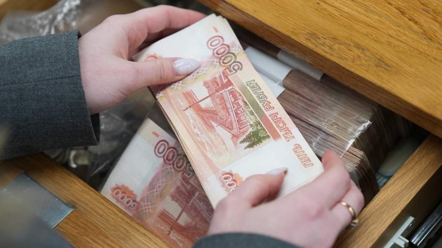 Копить нельзя тратить: россияне переходят к накопительной модели