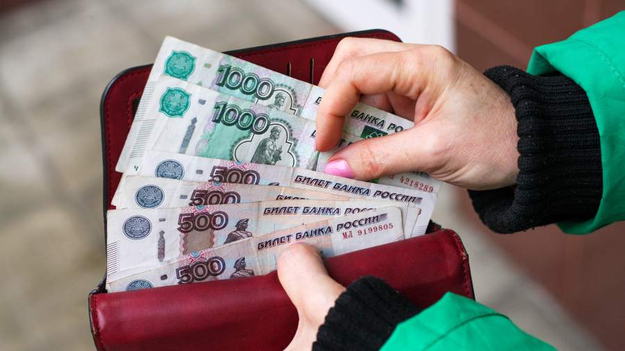 Помимо кассы: оборот наличных вырастет на четверть вопреки усилиям властей