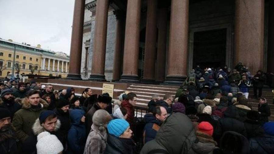 Акция противников передачи Исаакия церкви собрала 1,2 тыс. человек
