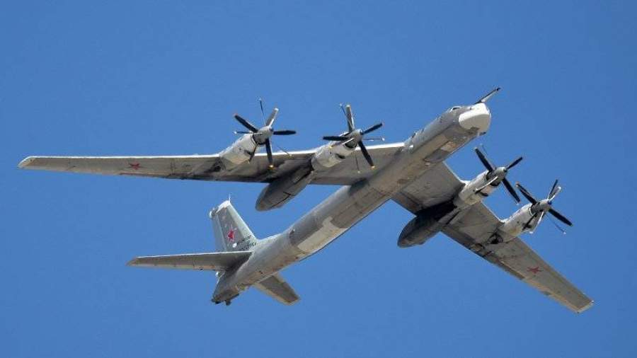 Минобороны РФ опубликовало видео полета Ту-95МС и Су-35С у Аляски