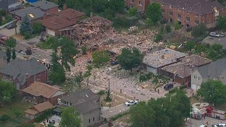 В канадском городе Миссиссога взорвано несколько жилых домов