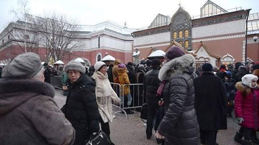 Давка произошла в очереди за билетами в Третьяковскую галерею