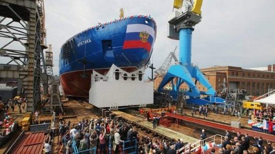 Самый мощный в мире атомный ледокол спустили на воду в Петербурге