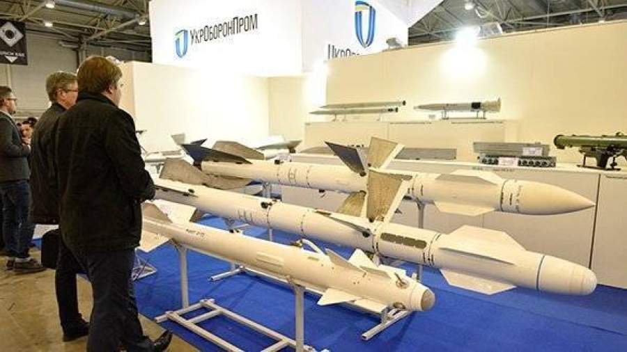 Порошенко сообщил о разработке новых ракет калибра 57 мм